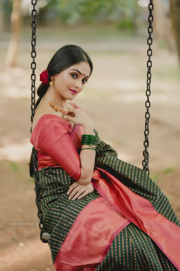 DARK_GREEN_PURE_BANARASI_SAREE